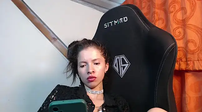Snapshot of sweetdam12 chatting on 02.27.25 sweetdam12 online show from 02.27.25