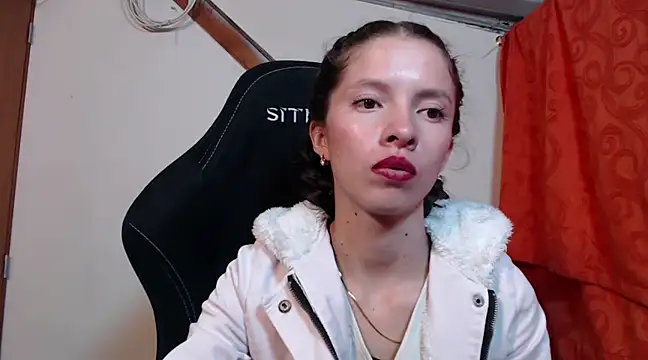 Snapshot of sweetdam12 chatting on 03.03.25 sweetdam12 online show from 03.03.25