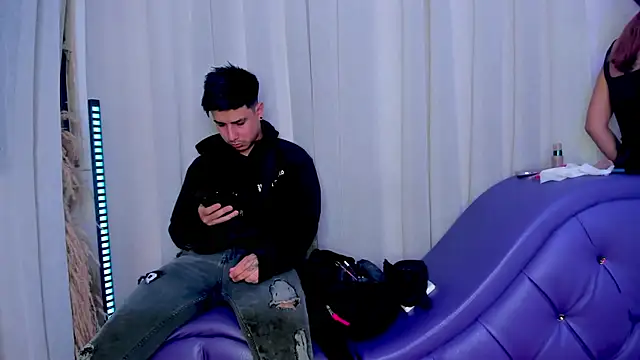 Yourslust  online show from 12.15.25