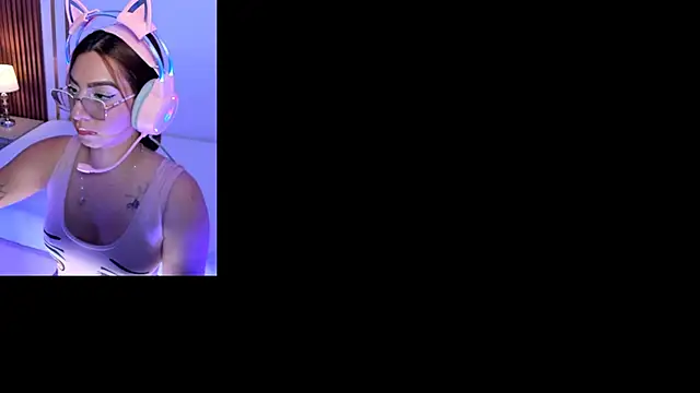 Snapshot of CamilaVegas_ chatting on 06.15.26 CamilaVegas online show from 06.15.26