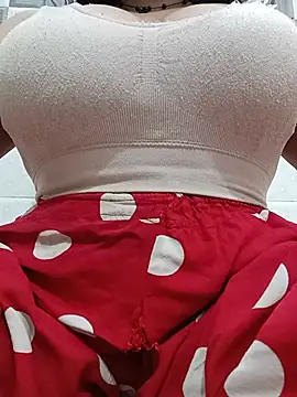 Snapshot of cute-mahek chatting on 07.22.26 cute-mahek online show from 07.22.26