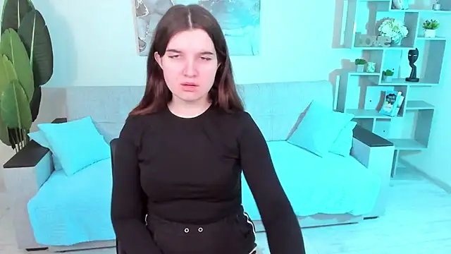 Snapshot of BonneyLove chatting on 01.24.25 BonneyLove online show from 01.24.25