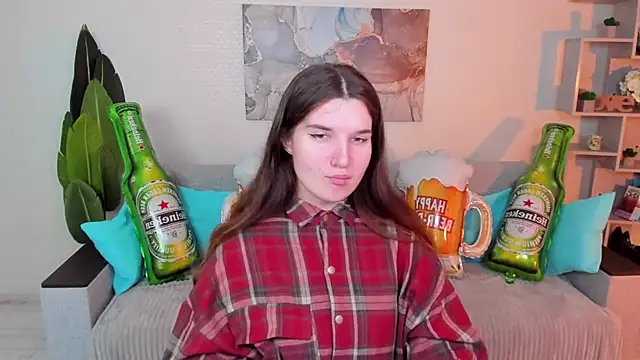 Snapshot of BonneyLove chatting on 09.18.25 BonneyLove online show from 09.18.25