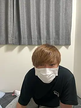 Snapshot of onimakura chatting on 12.19.25 onimakura online show from 12.19.25