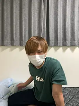 Snapshot of onimakura chatting on 12.21.25 onimakura online show from 12.21.25