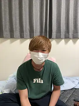 Snapshot of onimakura chatting on 12.22.25 onimakura online show from 12.22.25