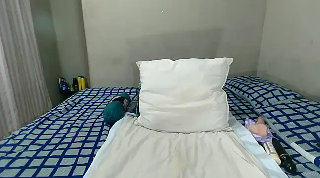 Snapshot of WetwetPussy31 chatting on 01.17.25 WetwetPussy31 online show from 01.17.25