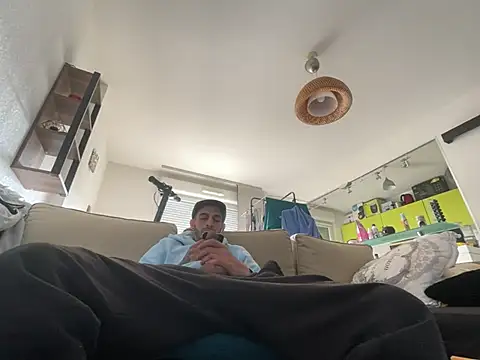 Snapshot of Rebeu313 chatting on 02.11.25 Rebeu313 online show from 02.11.25