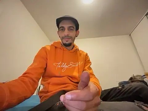 Snapshot of Rebeu313 chatting on 11.09.25 Rebeu313 online show from 11.09.25