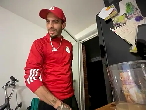 Snapshot of Rebeu313 chatting on 11.12.25 Rebeu313 online show from 11.12.25