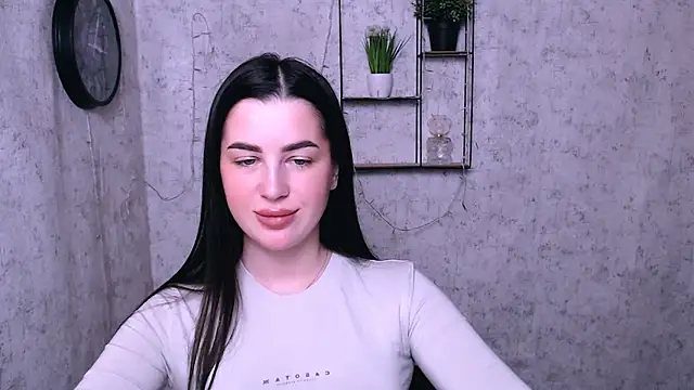 Snapshot of DivaKaily_ chatting on 02.05.25 DivaKaily online show from 02.05.25