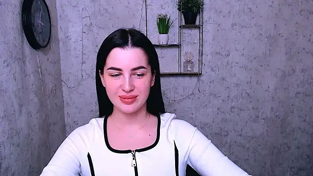 Snapshot of DivaKaily_ chatting on 02.06.25 DivaKaily online show from 02.06.25