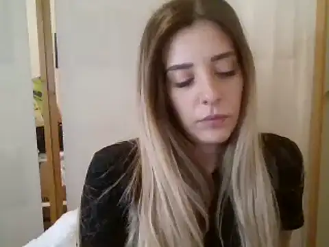 MissBella131 online show from 12.17.24