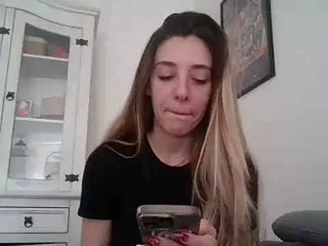 MissBella131 online show from 12.19.24