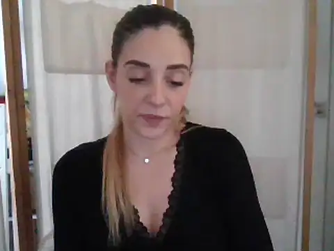 MissBella131 online show from 12.20.24