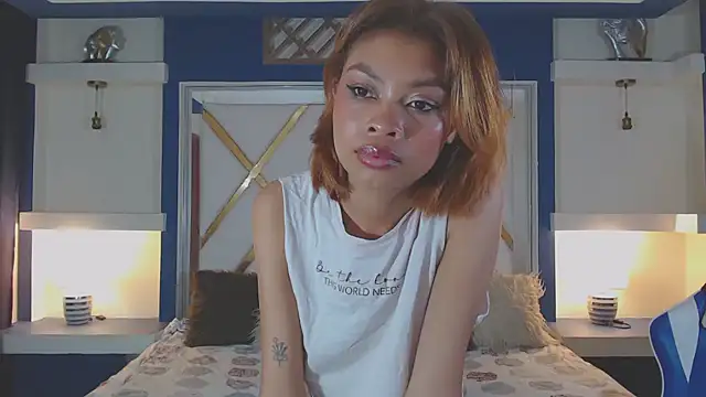 Snapshot of Perla_prg chatting on 02.13.25 Perla prg online show from 02.13.25