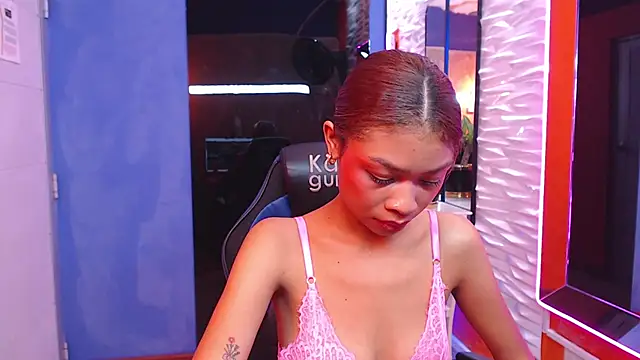 Snapshot of Perla_prg chatting on 02.28.25 Perla prg online show from 02.28.25