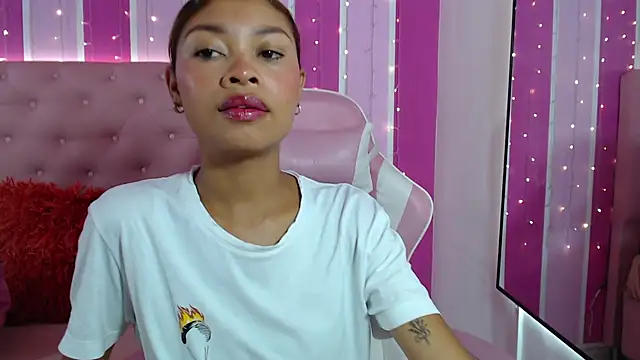 Snapshot of Perla_prg chatting on 03.15.25 Perla prg online show from 03.15.25