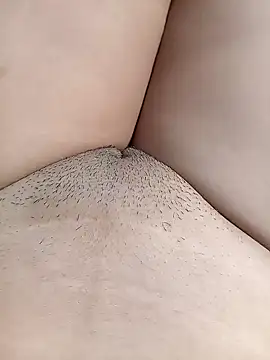 Snapshot of Khaleyssi chatting on 12.22.24 Khaleyssi online show from 12.22.24