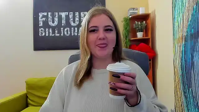 Snapshot of Doliss chatting on 02.15.25 Doliss online show from 02.15.25