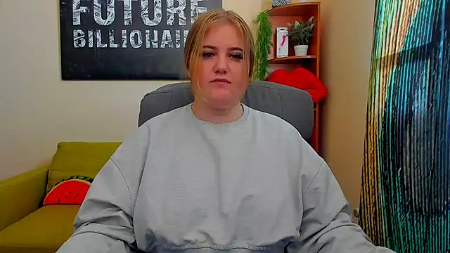 Snapshot of Doliss chatting on 02.27.25 Doliss online show from 02.27.25