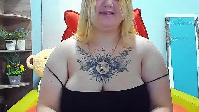 Snapshot of Doliss chatting on 01.08.26 Doliss online show from 01.08.26