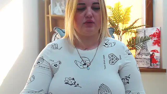 Snapshot of Doliss chatting on 03.11.26 Doliss online show from 03.11.26