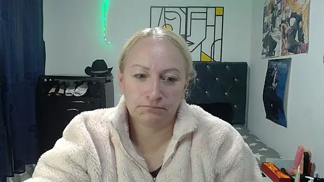 emperabigbootybigass online show from 04.21.26