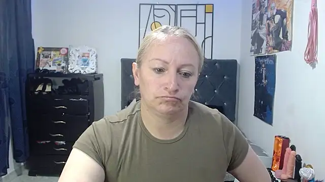emperabigbootybigass online show from 04.22.26