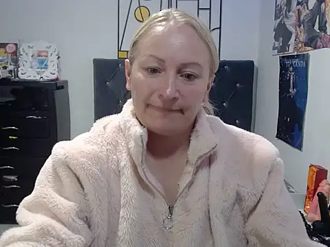 emperabigbootybigass online show from 04.24.26