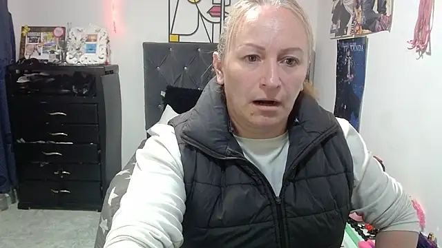 emperabigbootybigass online show from 05.04.26