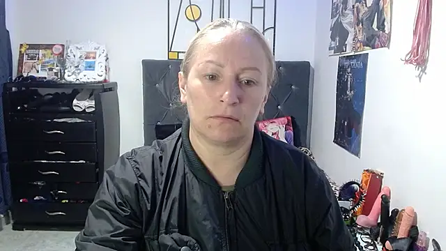 Snapshot of emperabigbootybigass chatting on 05.06.26 emperabigbootybigass online show from 05.06.26