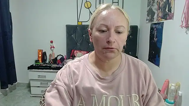 Snapshot of emperabigbootybigass chatting on 05.15.26 emperabigbootybigass online show from 05.15.26