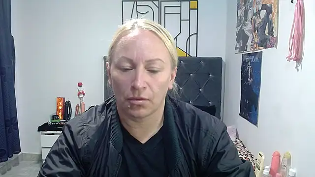 Snapshot of emperabigbootybigass chatting on 05.19.26 emperabigbootybigass online show from 05.19.26