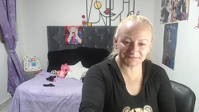 Snapshot of emperabigbootybigass chatting on 06.02.26 emperabigbootybigass online show from 06.02.26