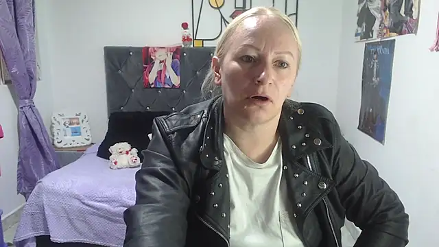 Snapshot of emperabigbootybigass chatting on 06.04.26 emperabigbootybigass online show from 06.04.26