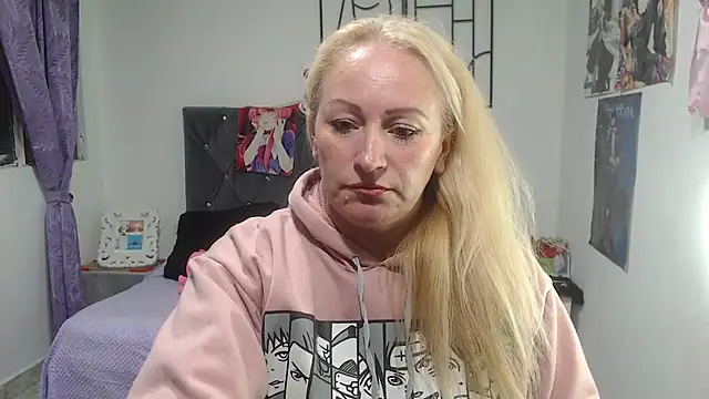 Snapshot of emperabigbootybigass chatting on 06.08.26 emperabigbootybigass online show from 06.08.26