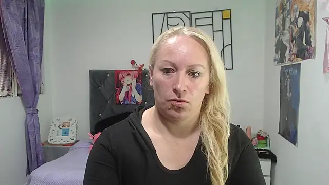 Snapshot of emperabigbootybigass chatting on 06.11.26 emperabigbootybigass online show from 06.11.26