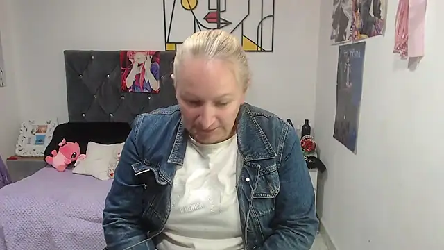 Snapshot of emperabigbootybigass chatting on 06.26.26 emperabigbootybigass online show from 06.26.26
