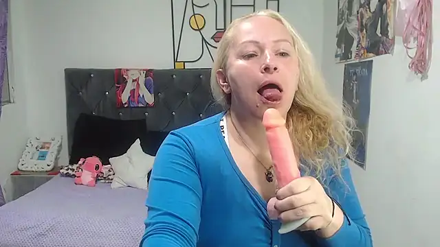 Snapshot of emperabigbootybigass chatting on 07.06.26 emperabigbootybigass online show from 07.06.26