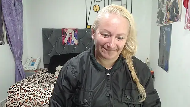 Snapshot of emperabigbootybigass chatting on 07.16.26 emperabigbootybigass online show from 07.16.26