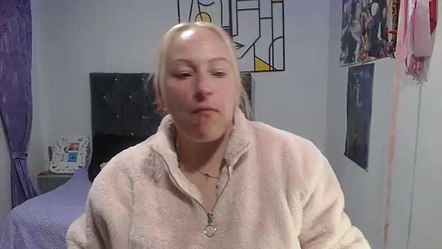 Snapshot of emperabigbootybigass chatting on 08.06.26 emperabigbootybigass online show from 08.06.26