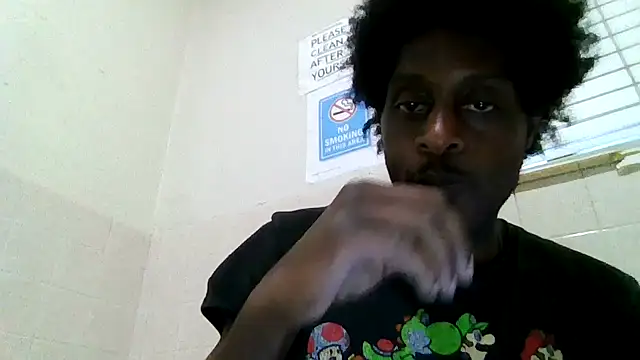 Snapshot of DevinToore chatting on 06.21.26 DevinToore online show from 06.21.26