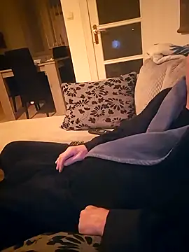 Snapshot of KnownObligation1 chatting on 12.20.25 KnownObligation1 online show from 12.20.25