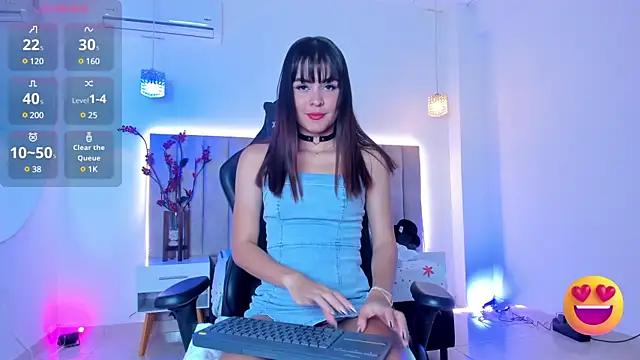 Snapshot of LizSheibaum chatting on 02.10.25 LizSheibaum online show from 02.10.25