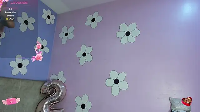 Snapshot of MadameDamn chatting on 01.13.25 MadameDamn online show from 01.13.25