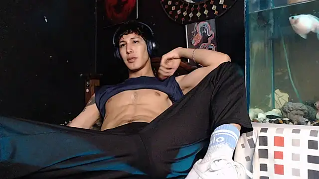 Snapshot of Godly_huan chatting on 05.22.26 Godly huan online show from 05.22.26