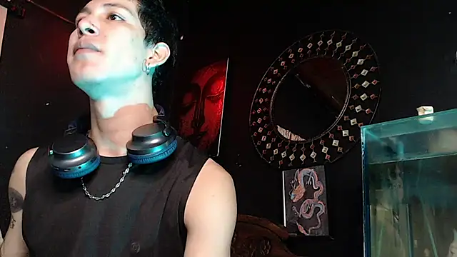 Snapshot of Godly_huan chatting on 05.23.26 Godly huan online show from 05.23.26