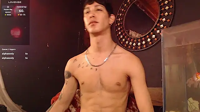 Snapshot of Godly_huan chatting on 05.26.26 Godly huan online show from 05.26.26