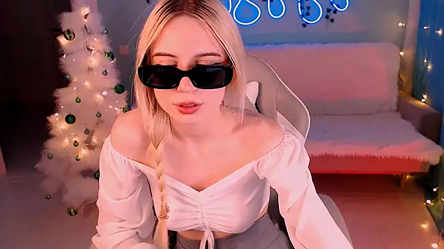 Snapshot of Sweet_Richal chatting on 01.25.25 Sweet Richal online show from 01.25.25